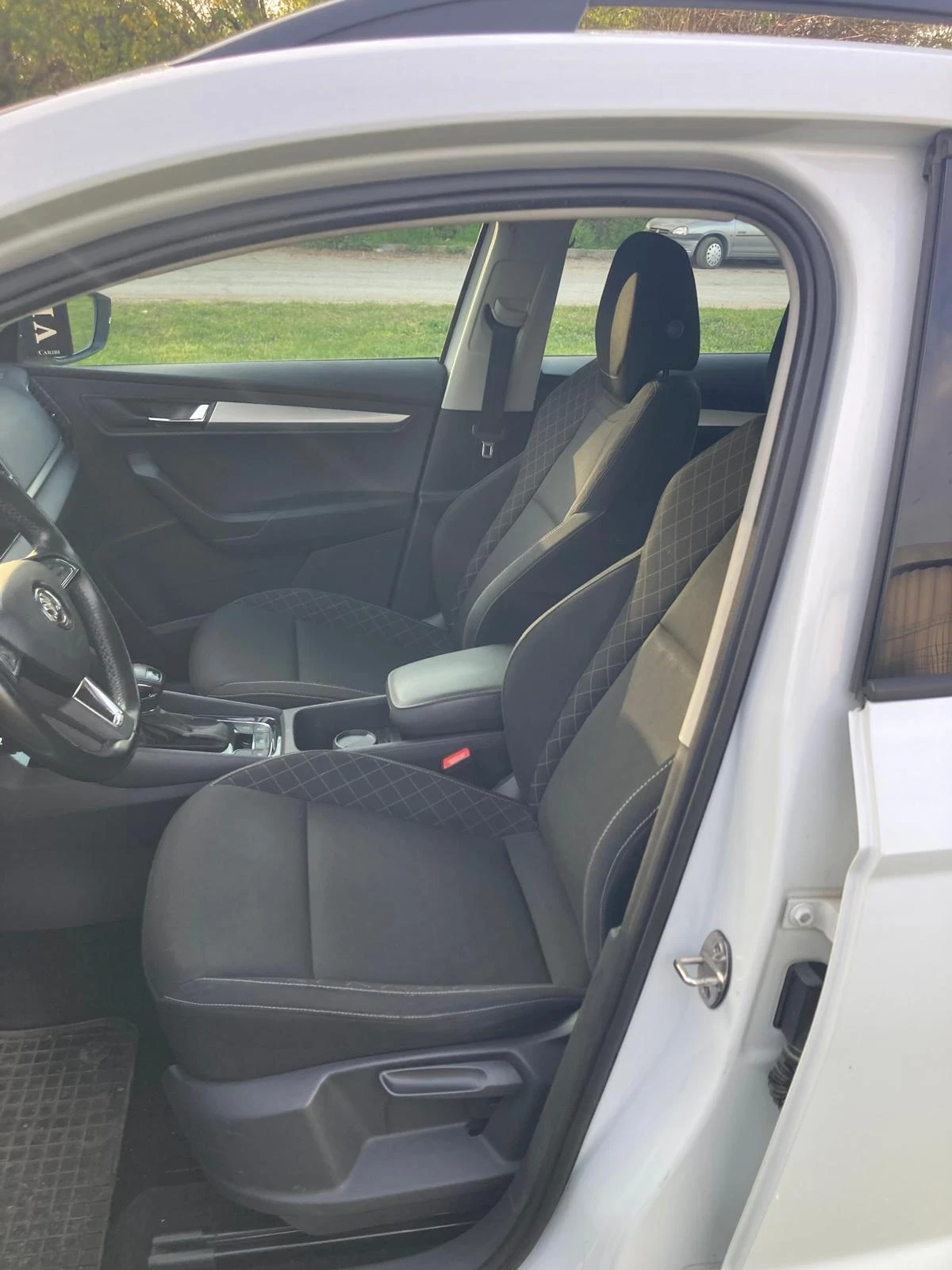 Skoda Karoq, снимка 9 - Автомобили и джипове - 54326583