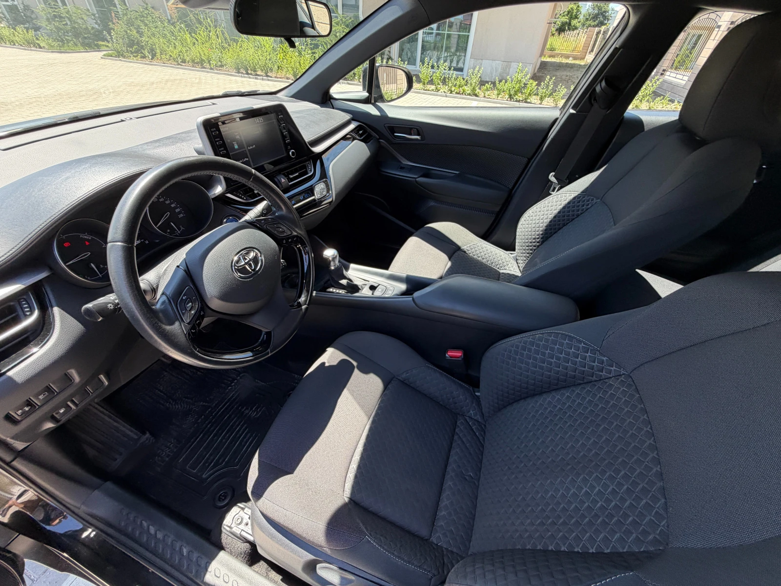 Toyota C-HR, снимка 16 - Автомобили и джипове - 55119918