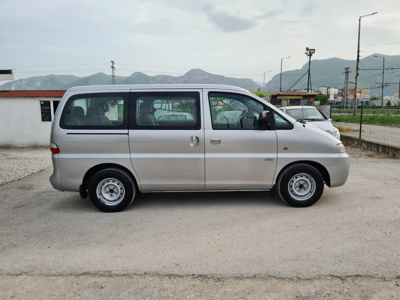 Hyundai H1 2.5CRDI. 140kc.8+ 1. Feislift..105000хил, снимка 4 - Бусове и автобуси - 45312445