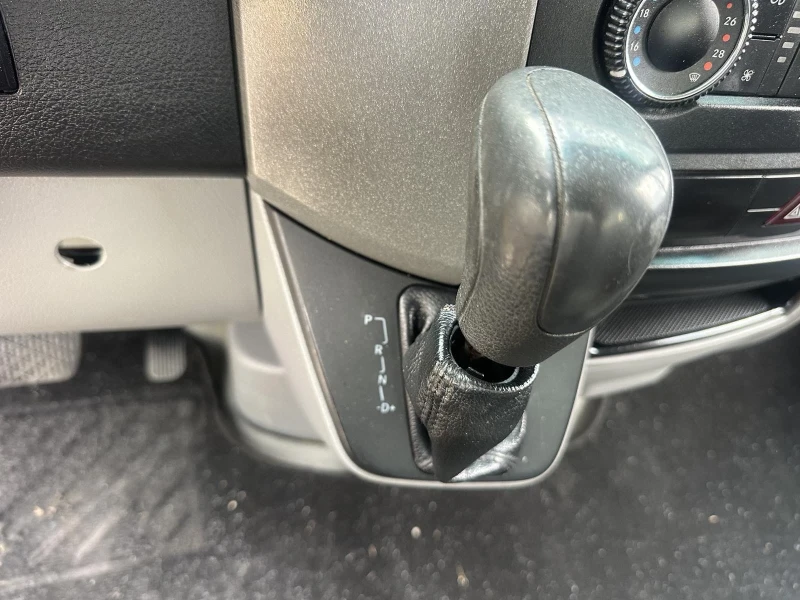 Mercedes-Benz Sprinter 310, снимка 13 - Бусове и автобуси - 51415942