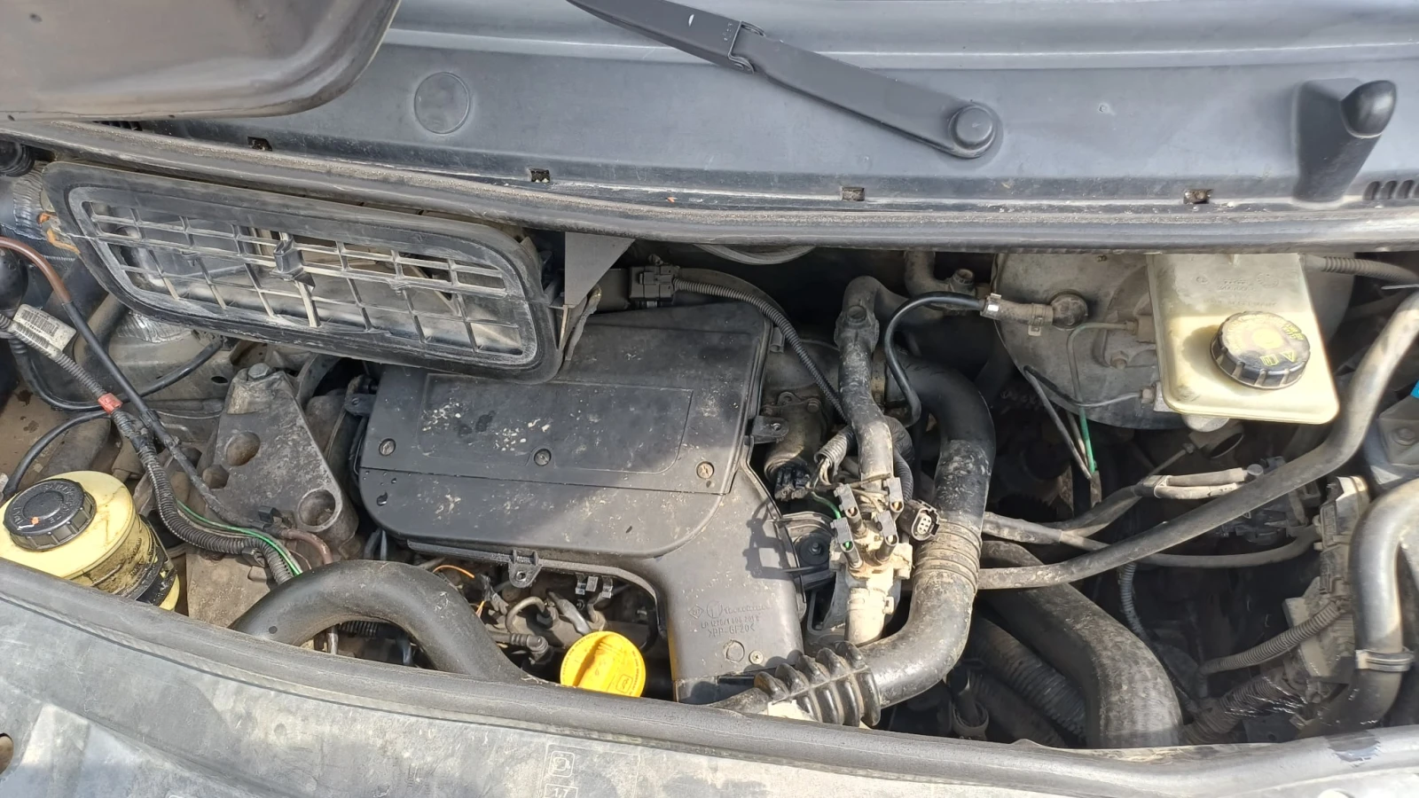 Opel Vivaro, снимка 14 - Бусове и автобуси - 54000855