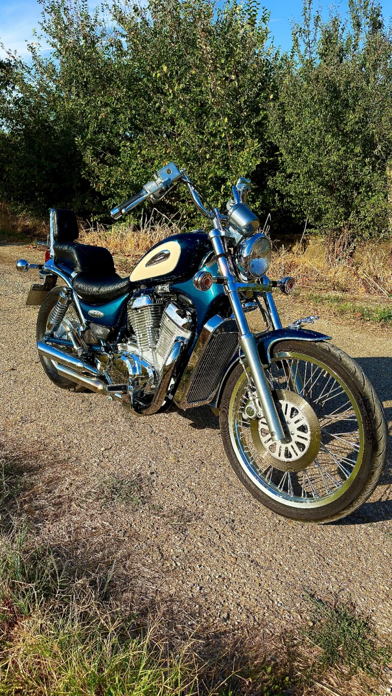 Suzuki Intruder VS800