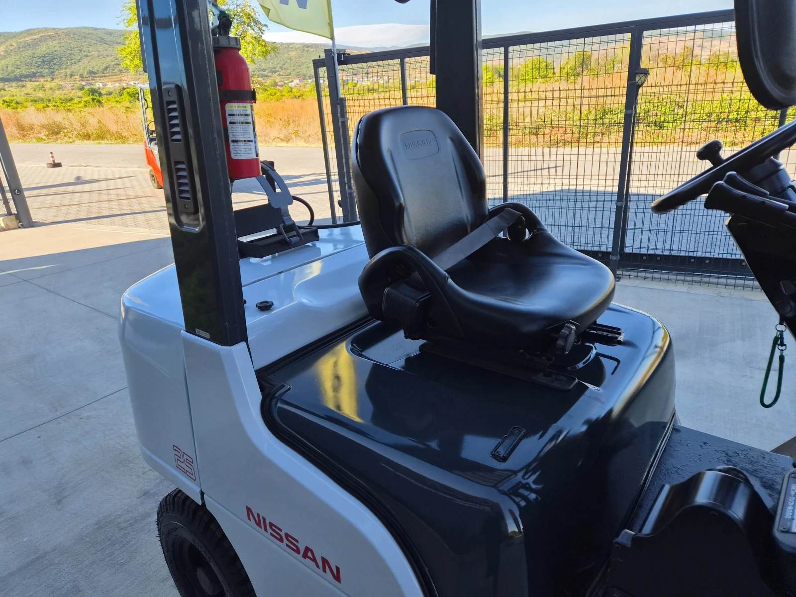 ������� Nissan 2.5 ���� / 5.5 ����� / �������� / ��� / �������  | Mobile.bg � ����������� 13