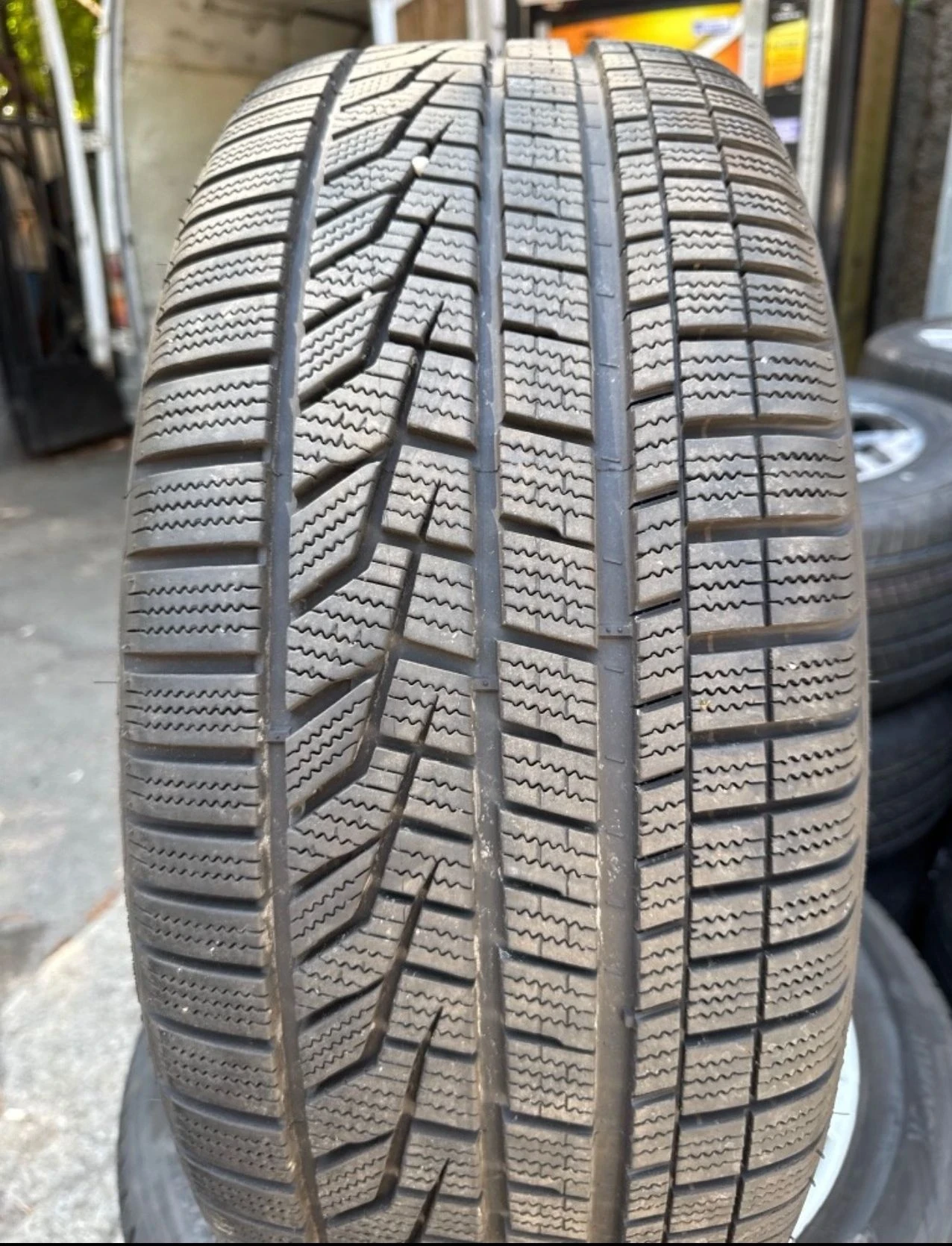 Гуми с джанти Hankook 255/45R19, снимка 2 - Гуми и джанти - 55886723