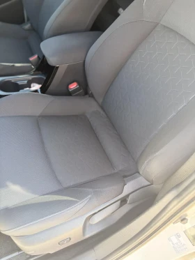 Toyota Corolla 1.8 HEV, снимка 8
