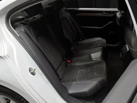 VW Passat 2.0 Tdi Premium/ Алкантара седалки/ 89к км., снимка 12