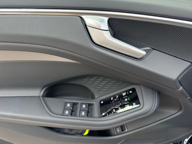 Audi A6 FACELIFT* 40TDI* LED* DISTR* CARPLAY, снимка 6 - Автомобили и джипове - 52451960