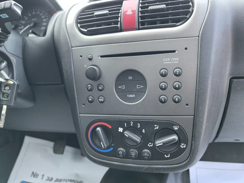 Opel Corsa 111 000km 1.2i 75k.c, снимка 12 - Автомобили и джипове - 52535881