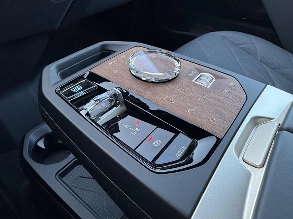 BMW iX M60 = M-Sport = Гаранция, снимка 13 - Автомобили и джипове - 53354632