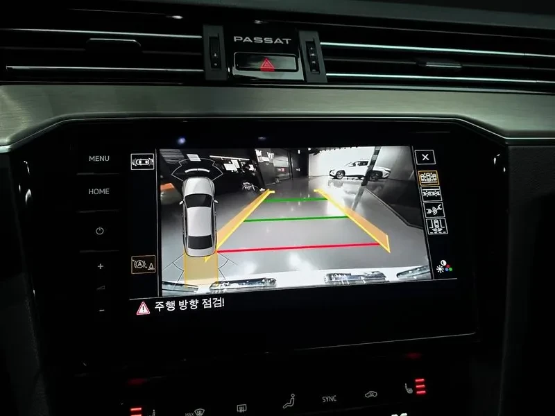 VW Passat 2.0 Tdi Premium/ Алкантара седалки/ 89к км., снимка 14 - Автомобили и джипове - 56515698