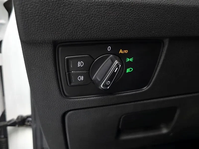 VW Passat 2.0 Tdi Premium/ Алкантара седалки/ 89к км., снимка 17 - Автомобили и джипове - 56515698