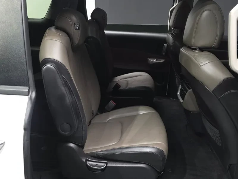 Kia Carnival Hev 9-Seater Prestige, снимка 12 - Автомобили и джипове - 56718696