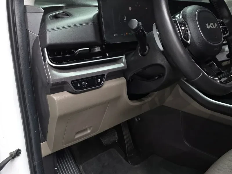 Kia Carnival Hev 9-Seater Prestige, снимка 13 - Автомобили и джипове - 56718696