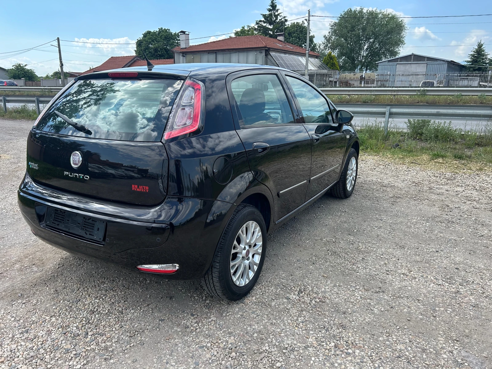 Fiat Punto 1.4 I EURO 5 - изображение 7
