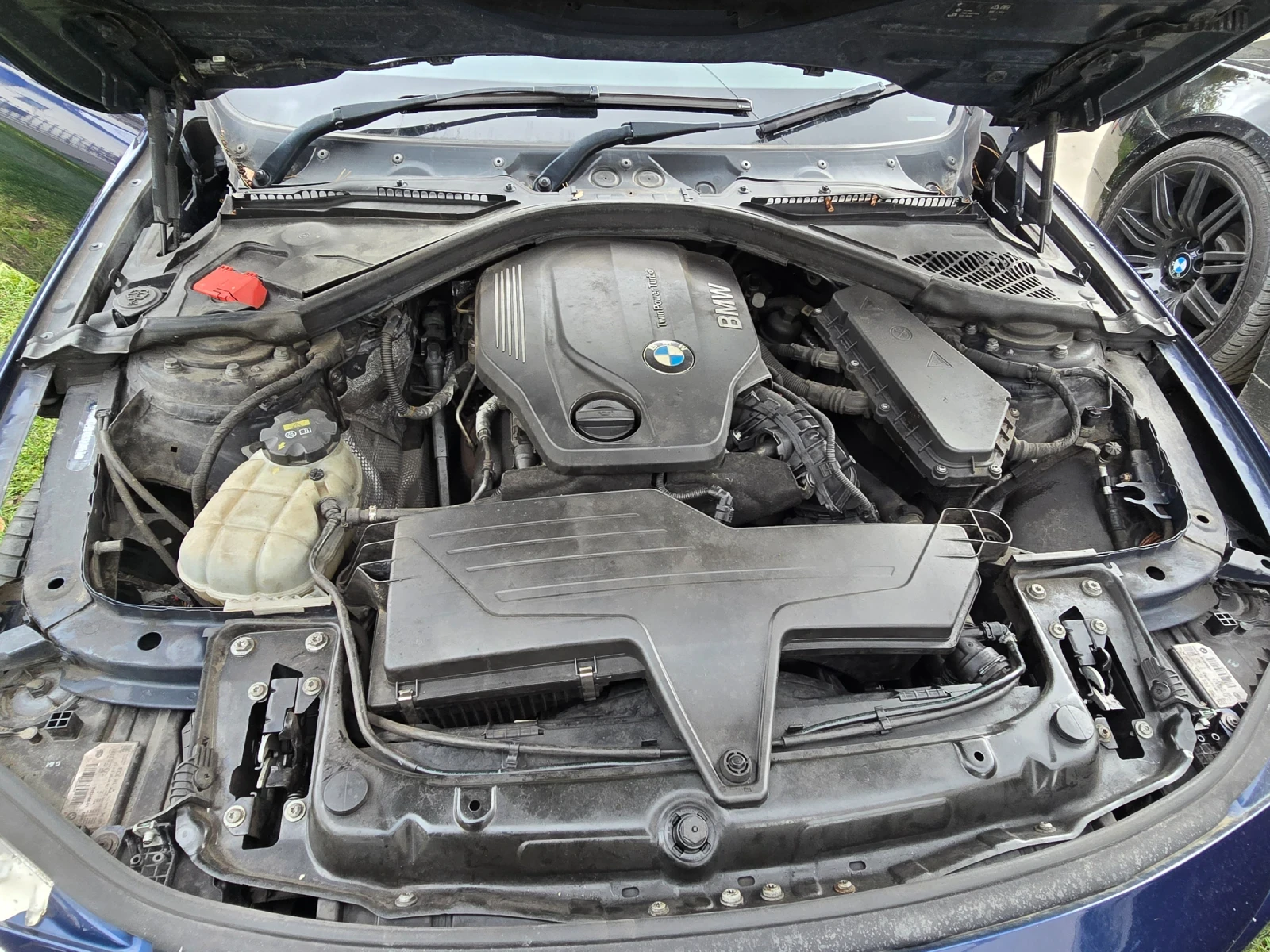 BMW 320 320d sport lci 190ks - изображение 9