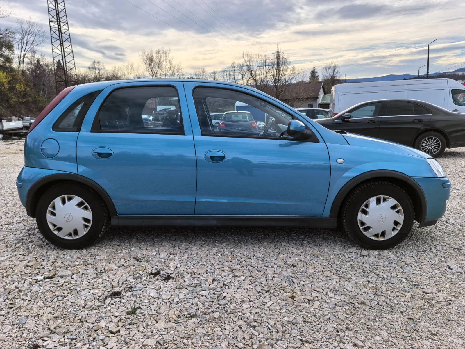 Opel Corsa 111 000km 1.2i 75k.c - изображение 4