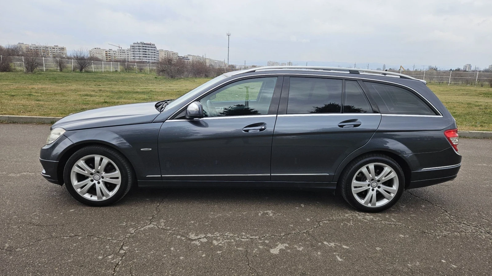 Mercedes-Benz C 220 * AVANTGARDE * , снимка 2 - Автомобили и джипове - 53992129