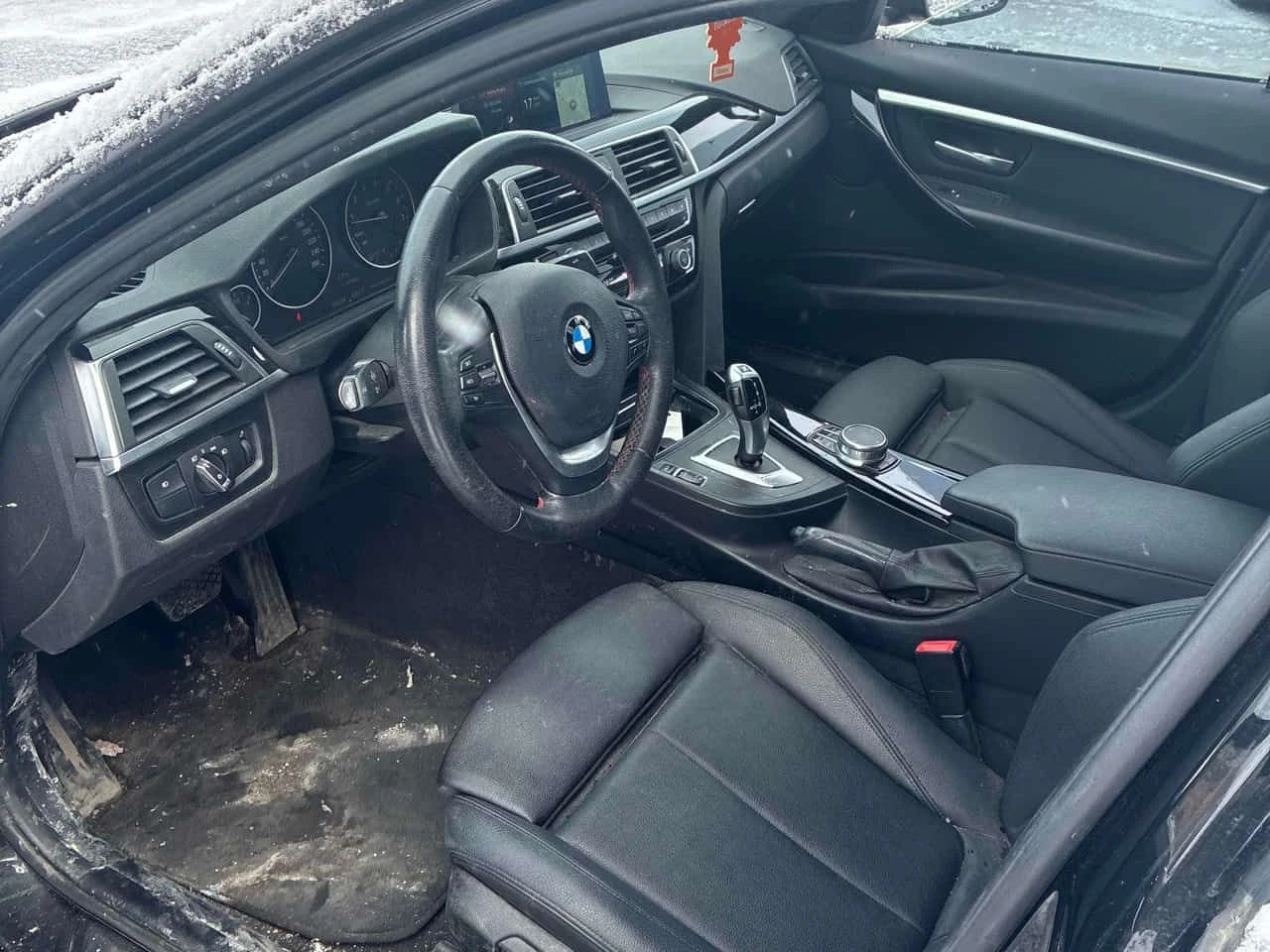 BMW 330 * xDrive * CARFAX * 2 КЛЮЧА * ПАНО * KEYLESS, снимка 5 - Автомобили и джипове - 54085252