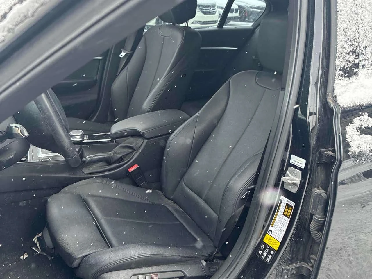 BMW 330 * xDrive * CARFAX * 2 КЛЮЧА * ПАНО * KEYLESS, снимка 13 - Автомобили и джипове - 54085252