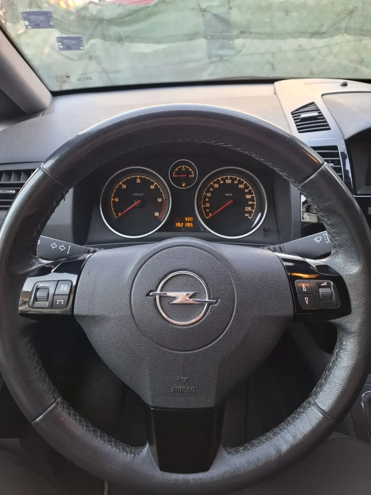 Opel Zafira FACELIFT , снимка 10 - Автомобили и джипове - 54137616