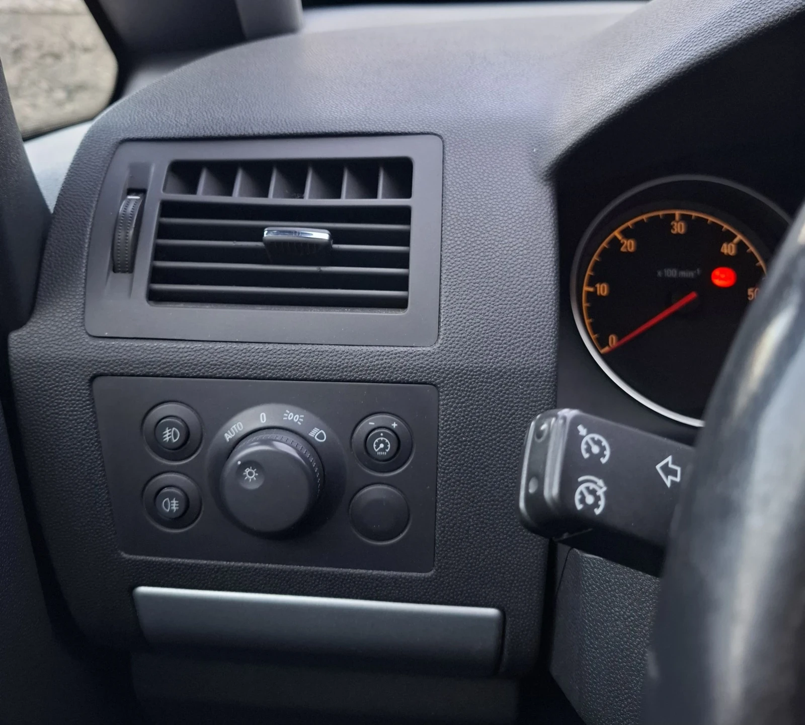 Opel Zafira FACELIFT , снимка 12 - Автомобили и джипове - 54137616