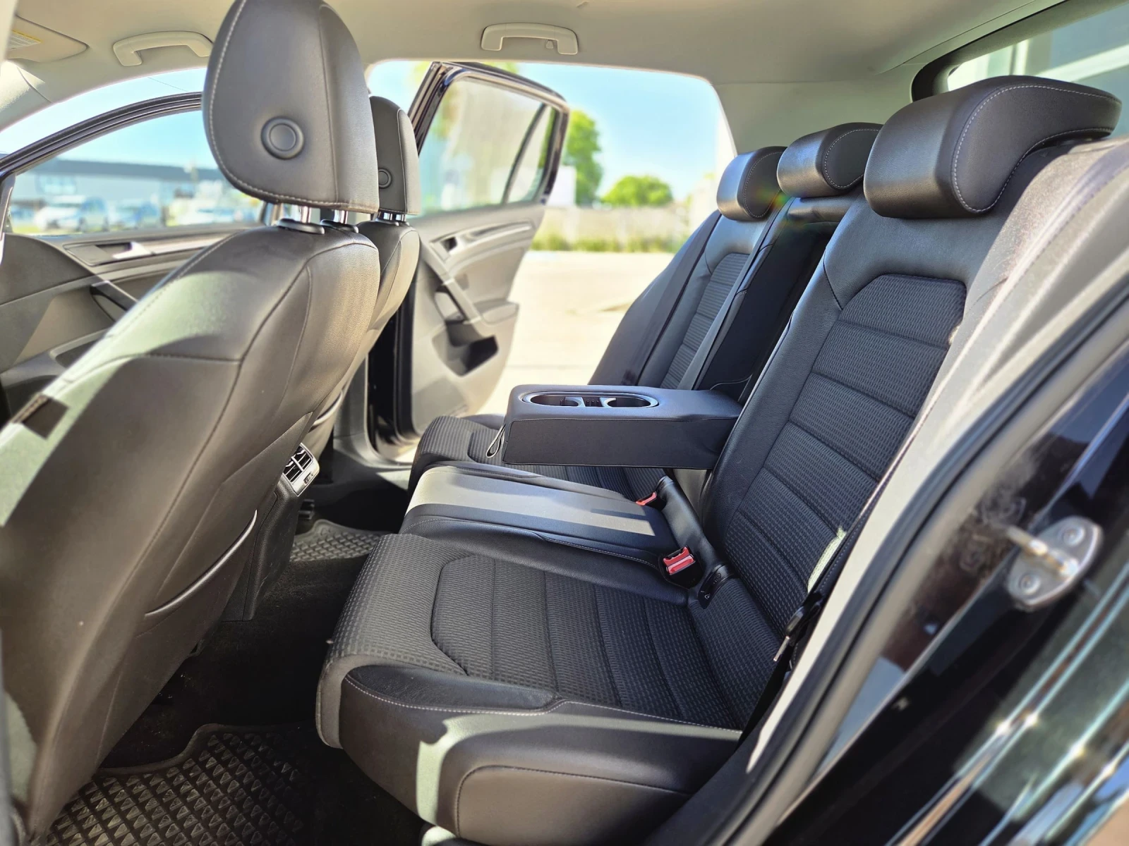VW Golf 7 1.6TDI HIGHLINE , снимка 9 - Автомобили и джипове - 54736386
