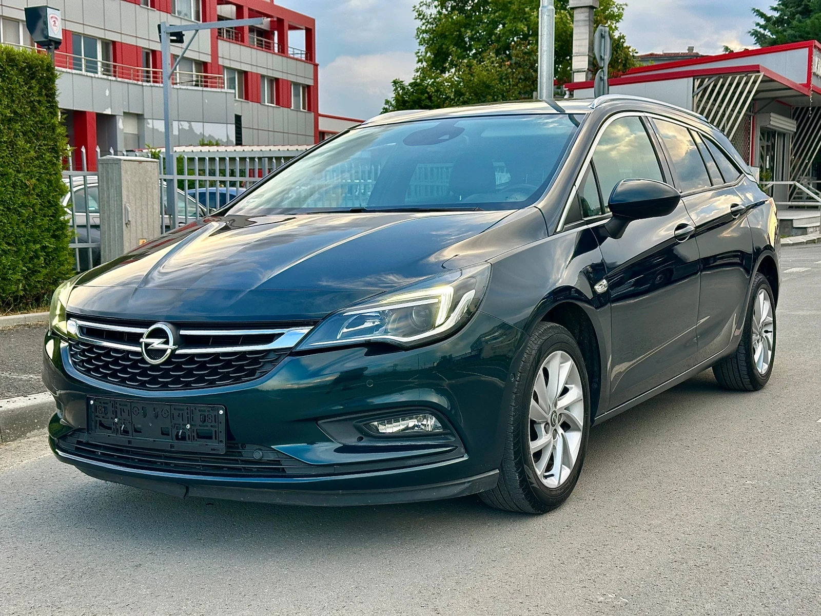 Opel Astra 1.6 CDTI * Сменена верига * АТ6 * Navi * CarPlay  