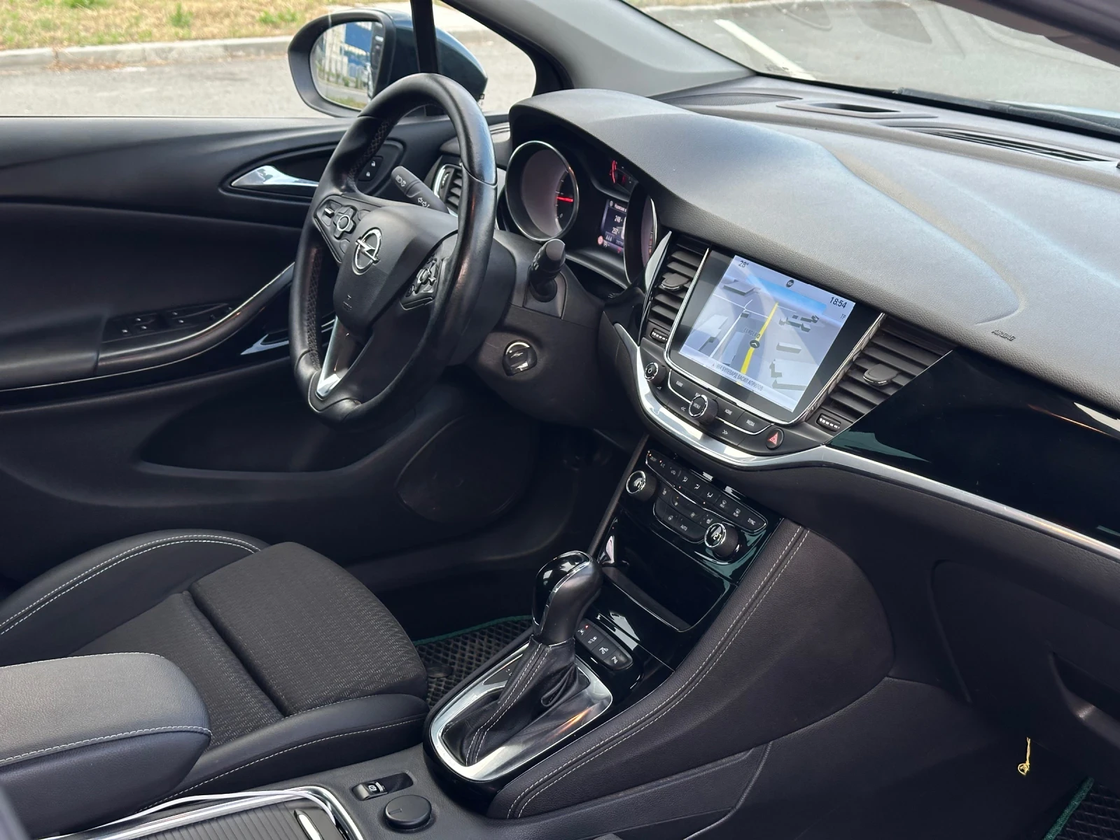 Opel Astra 1.6 CDTI * Сменена верига * АТ6 * Navi * CarPlay  , снимка 14 - Автомобили и джипове - 54826515