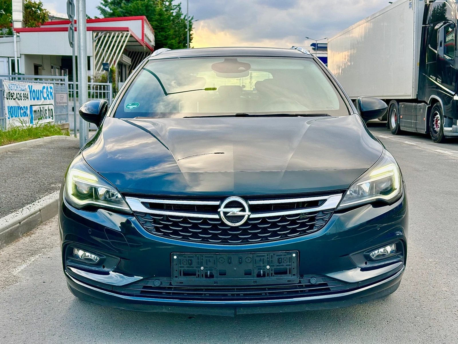 Opel Astra 1.6 CDTI * Сменена верига * АТ6 * Navi * CarPlay  , снимка 2 - Автомобили и джипове - 54826515