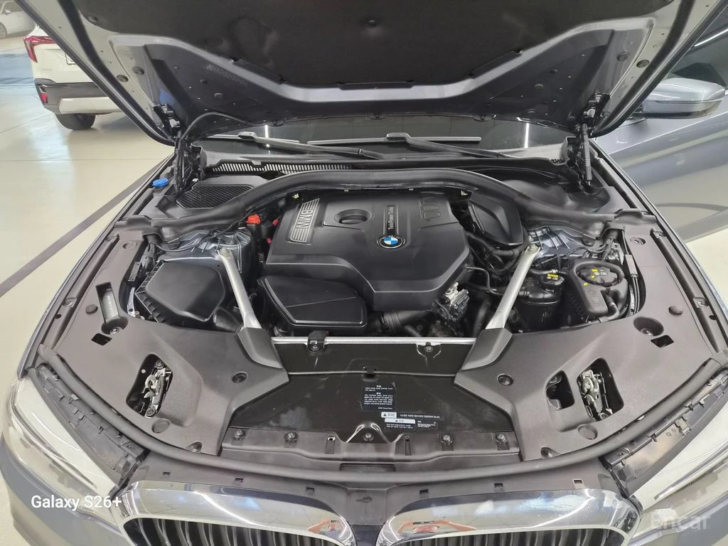 BMW 530 M* SPORT* XDRIVE* ОБДУХВАНЕ* 360КАМЕРА* LANE* ASSI, снимка 17 - Автомобили и джипове - 55003451