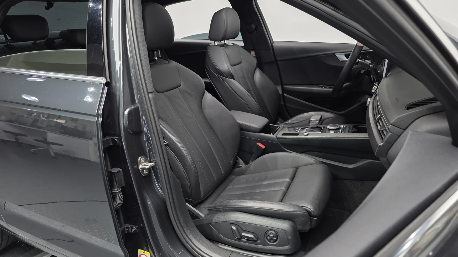Audi A4  40 TFSI PREMIUM, снимка 11 - Автомобили и джипове - 55324825