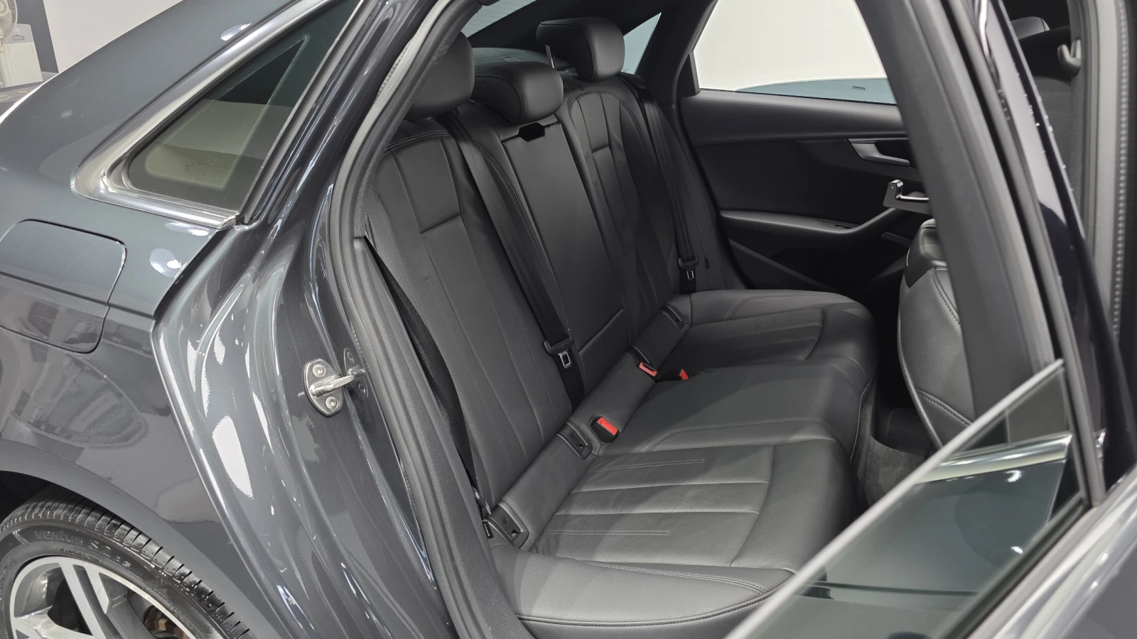 Audi A4  40 TFSI PREMIUM, снимка 16 - Автомобили и джипове - 55324825