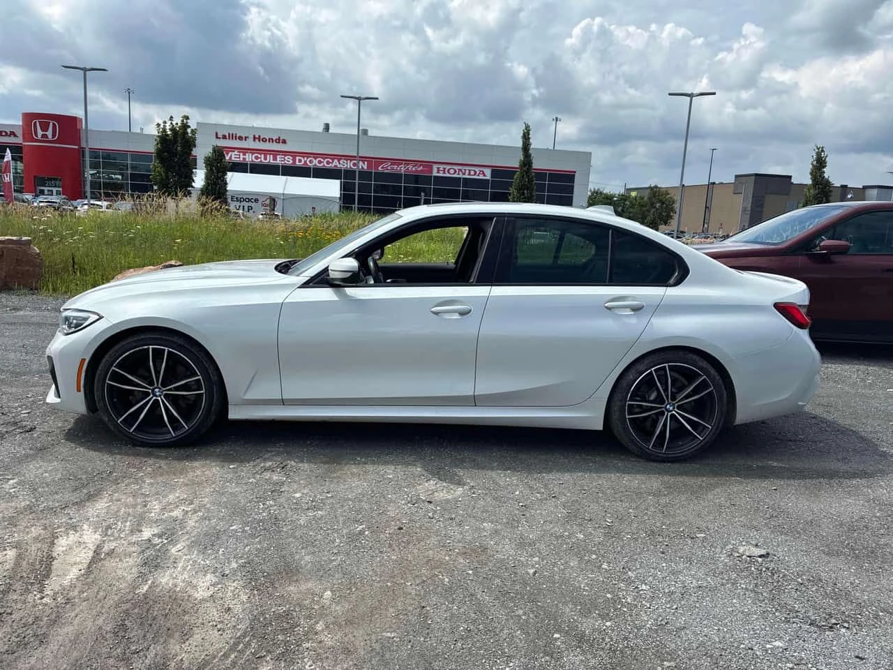 BMW 330 * xDrive * CARFAX * * ОПЦИЯ ЗА ФИНАНСИРАНЕ * , снимка 2 - Автомобили и джипове - 55481711
