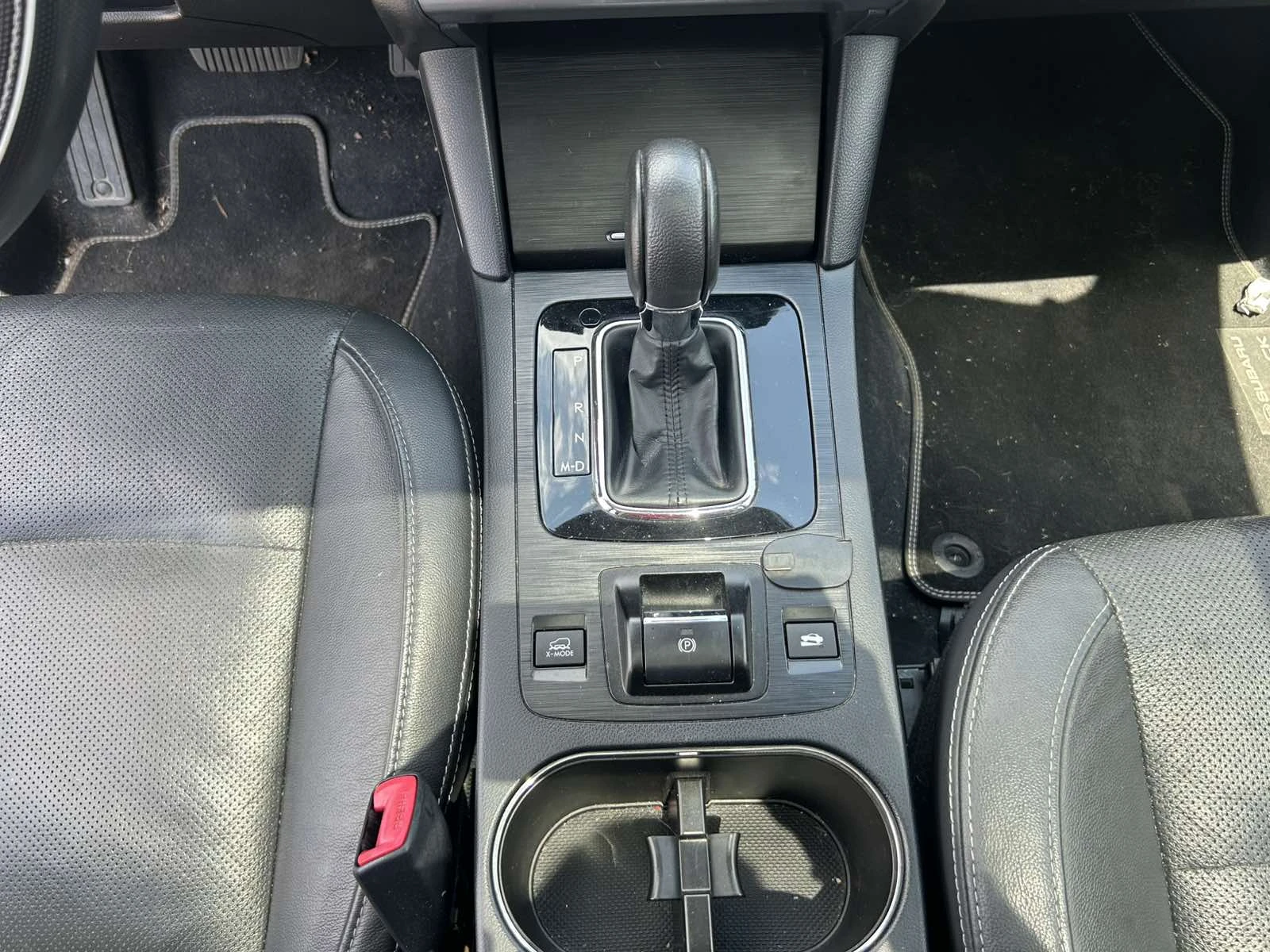 Subaru Outback 2.0 DOHC TD, снимка 12 - Автомобили и джипове - 55601010