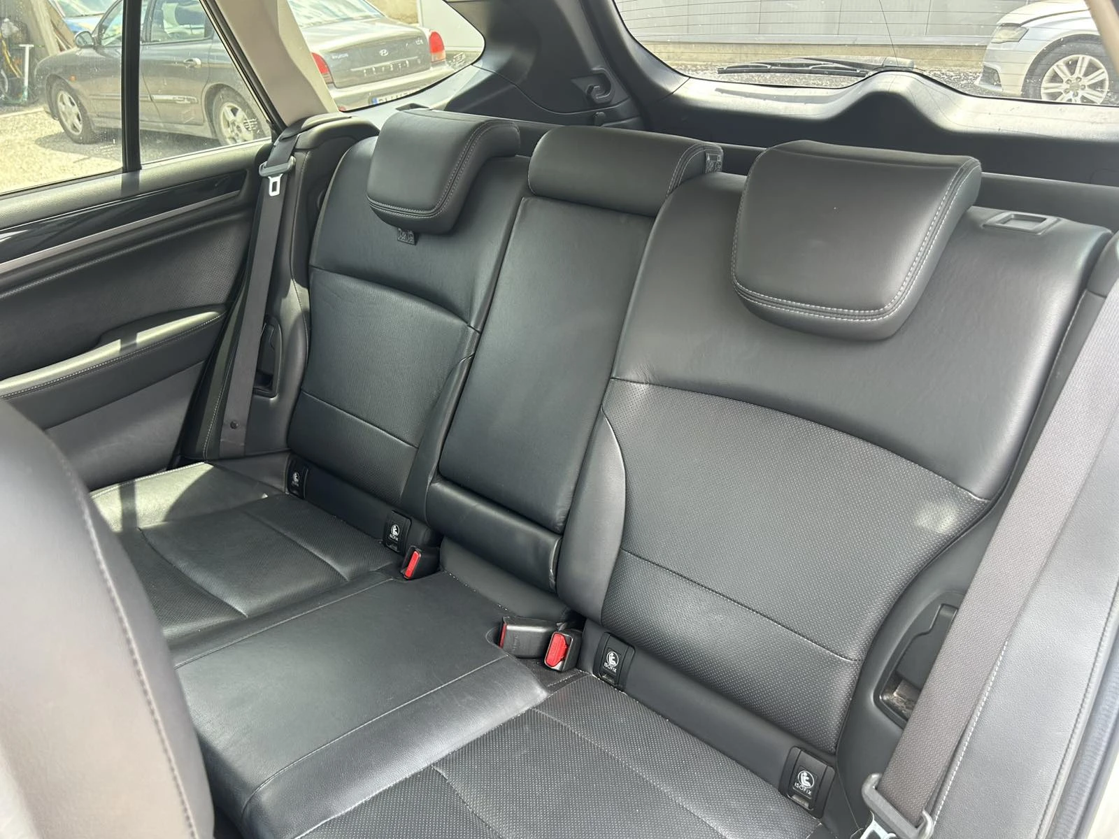 Subaru Outback 2.0 DOHC TD, снимка 10 - Автомобили и джипове - 55601010