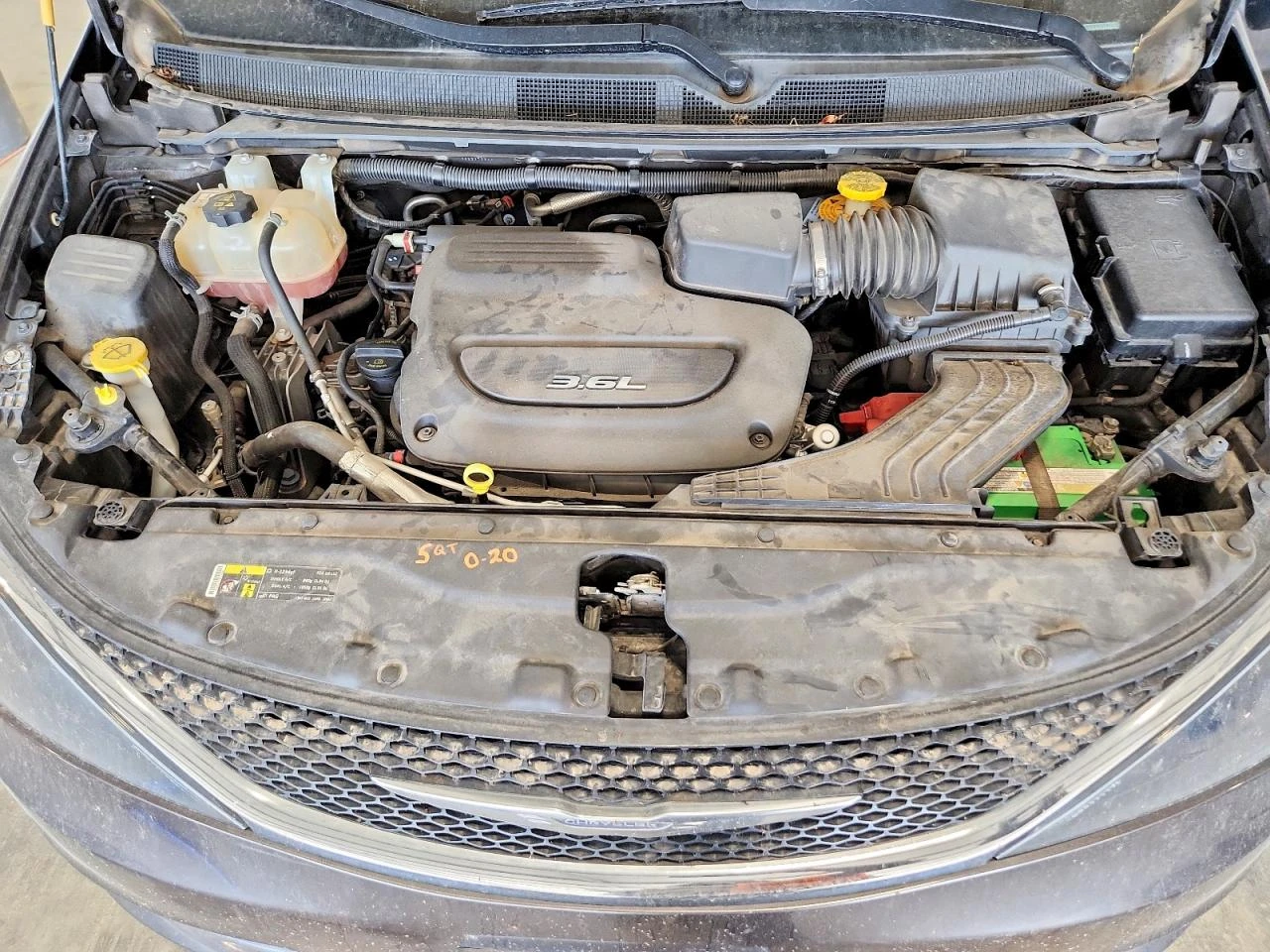 Chrysler Pacifica 3.6l Touring, снимка 12 - Автомобили и джипове - 56145326