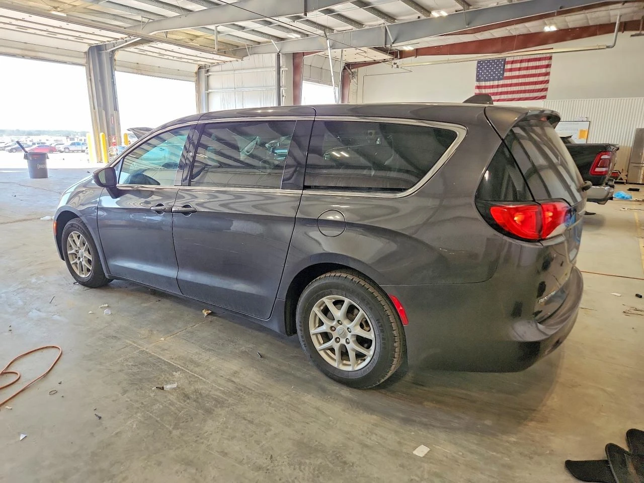 Chrysler Pacifica 3.6l Touring, снимка 2 - Автомобили и джипове - 56145326
