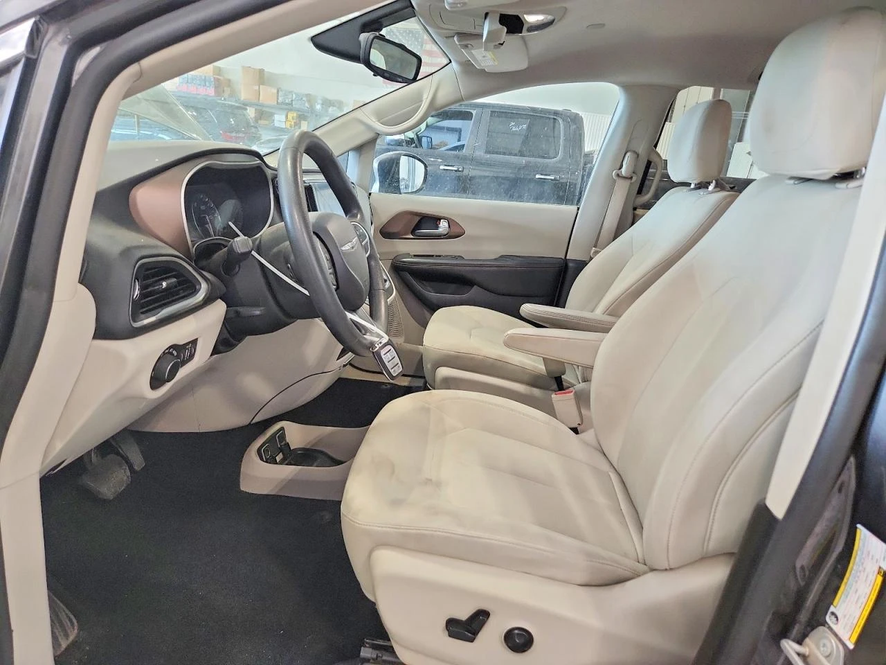 Chrysler Pacifica 3.6l Touring, снимка 7 - Автомобили и джипове - 56145326
