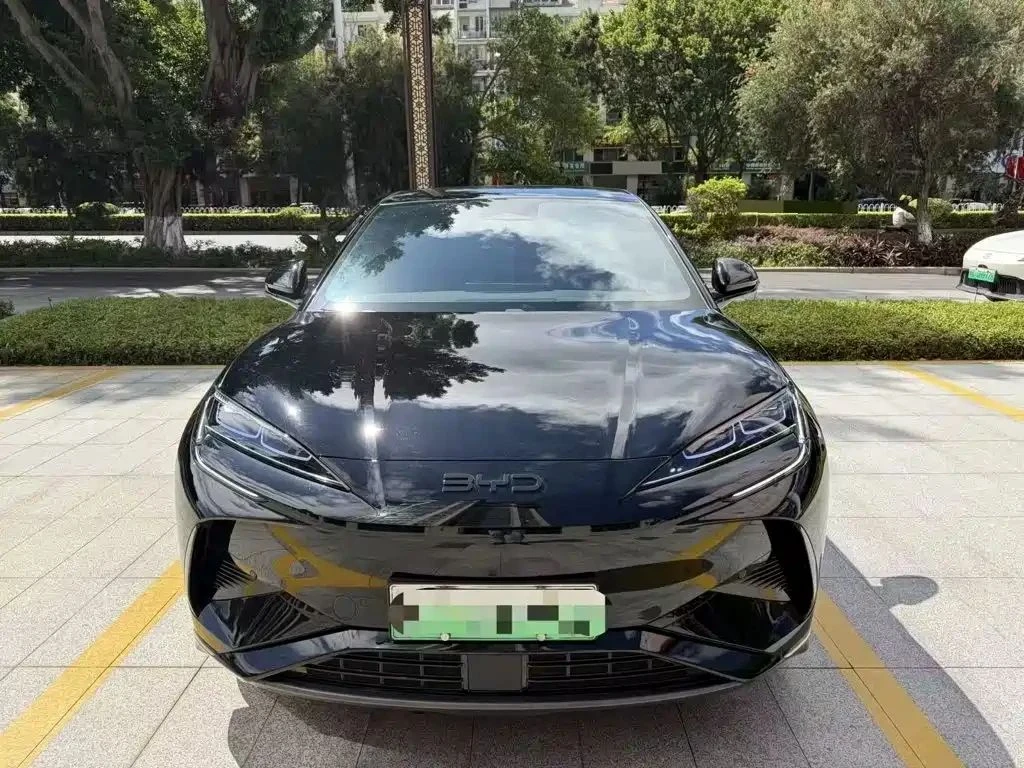 BYD Sealion 7