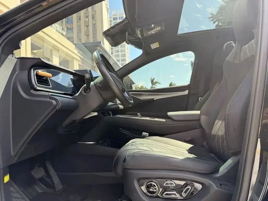 BYD Sealion 7, снимка 8 - Автомобили и джипове - 56689287