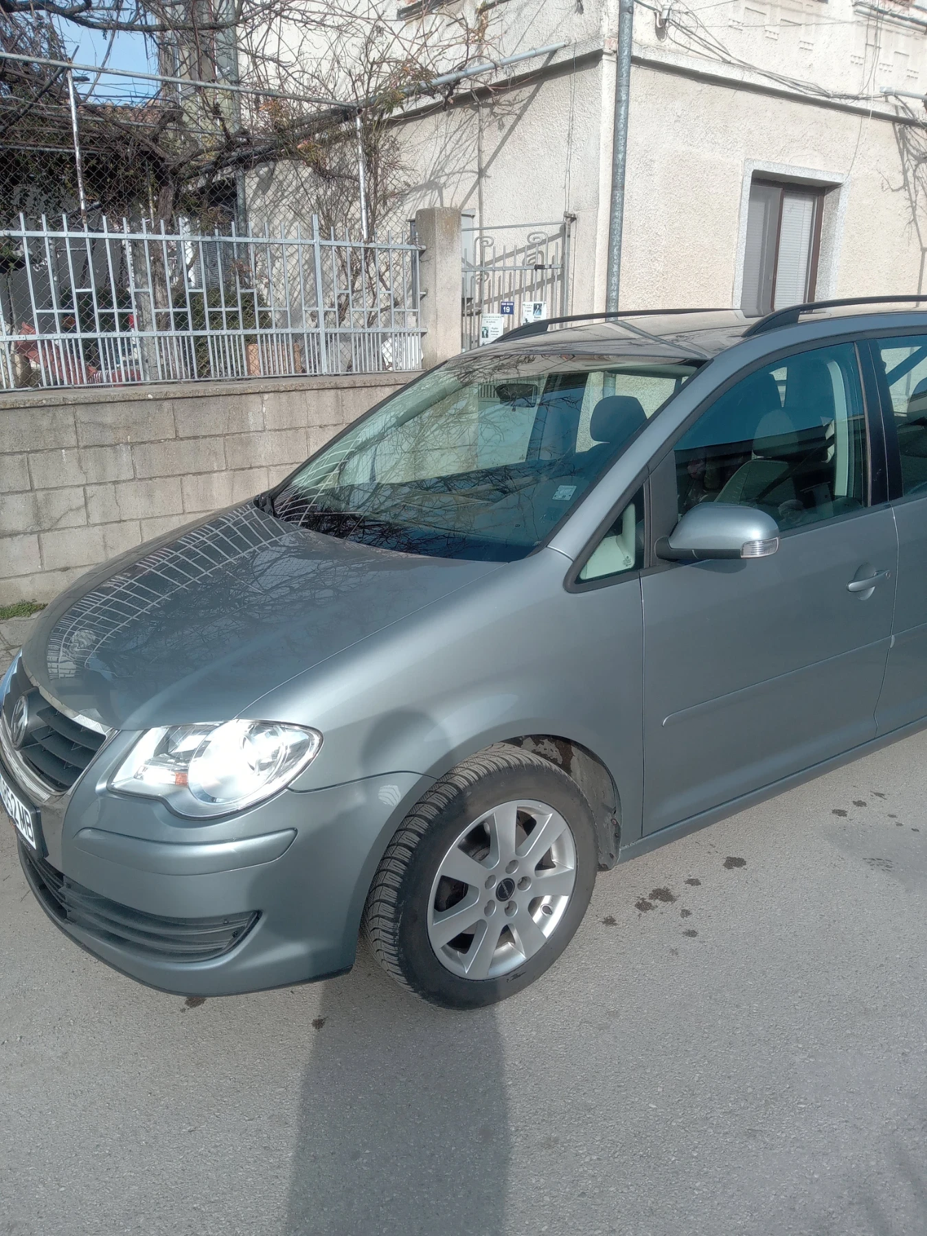 VW Touran, снимка 5 - Автомобили и джипове - 56726239
