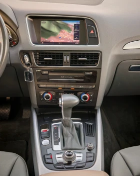 Audi Q5 3.0TDI QUATTRO* КОЖА* ПАНО* НАВИ* ОБДУХВАНЕ* FULL, снимка 17