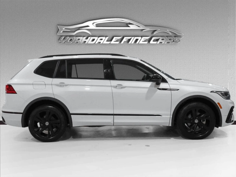 VW Tiguan * Comfortline R Line Black Edition / 4Motion / App, снимка 3 - Автомобили и джипове - 52848503