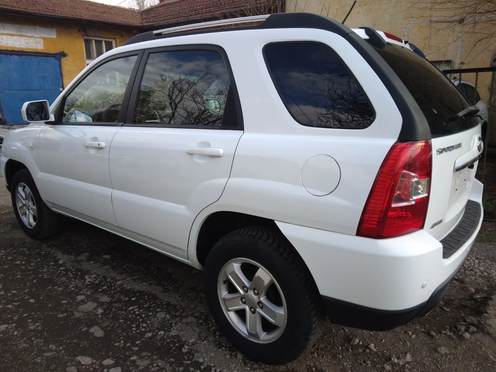 Kia Sportage 2.0 - изображение 6