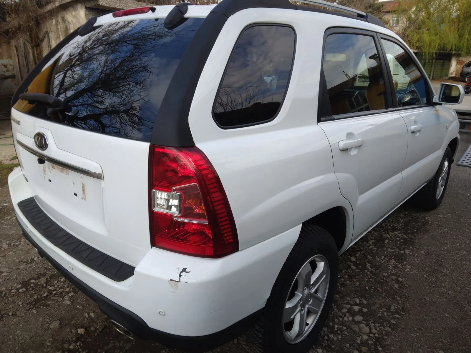 Kia Sportage 2.0 - изображение 4