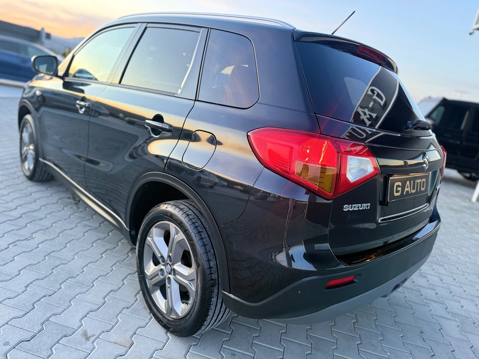 Suzuki Vitara 1.6 i 120 ks Собствен Лизинг !!!, снимка 7 - Автомобили и джипове - 54355771