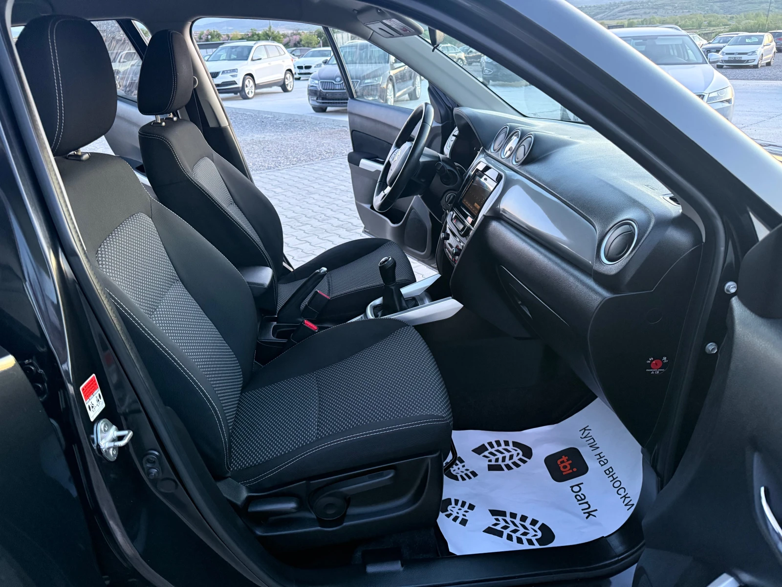 Suzuki Vitara 1.6 i 120 ks Собствен Лизинг !!!, снимка 9 - Автомобили и джипове - 54355771