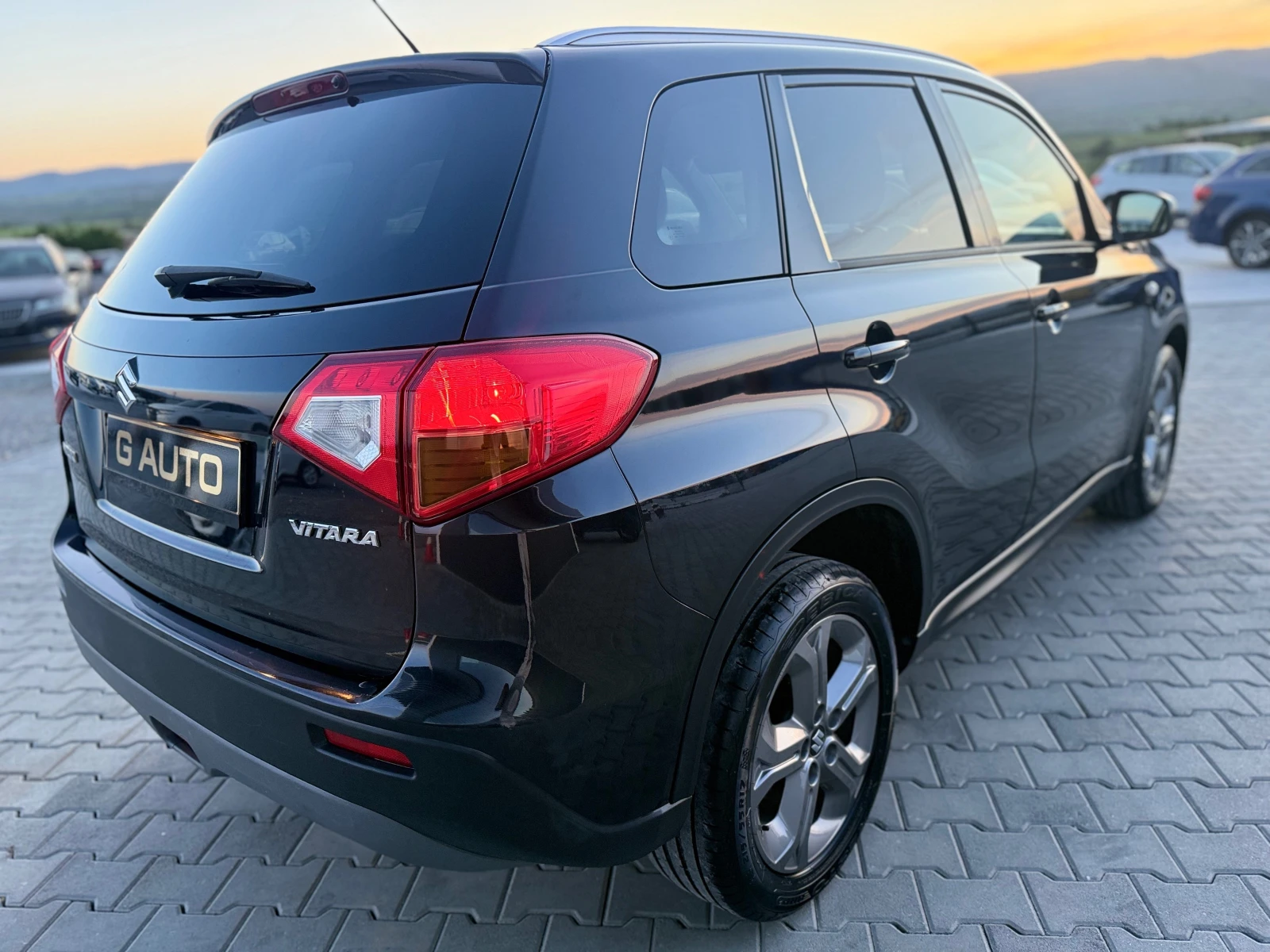 Suzuki Vitara 1.6 i 120 ks Собствен Лизинг !!!, снимка 5 - Автомобили и джипове - 54355771