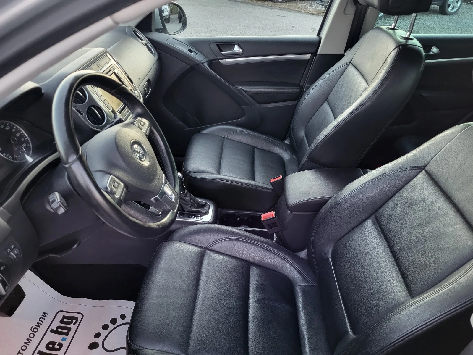 VW Tiguan 2.0TDI, снимка 10 - Автомобили и джипове - 54974786