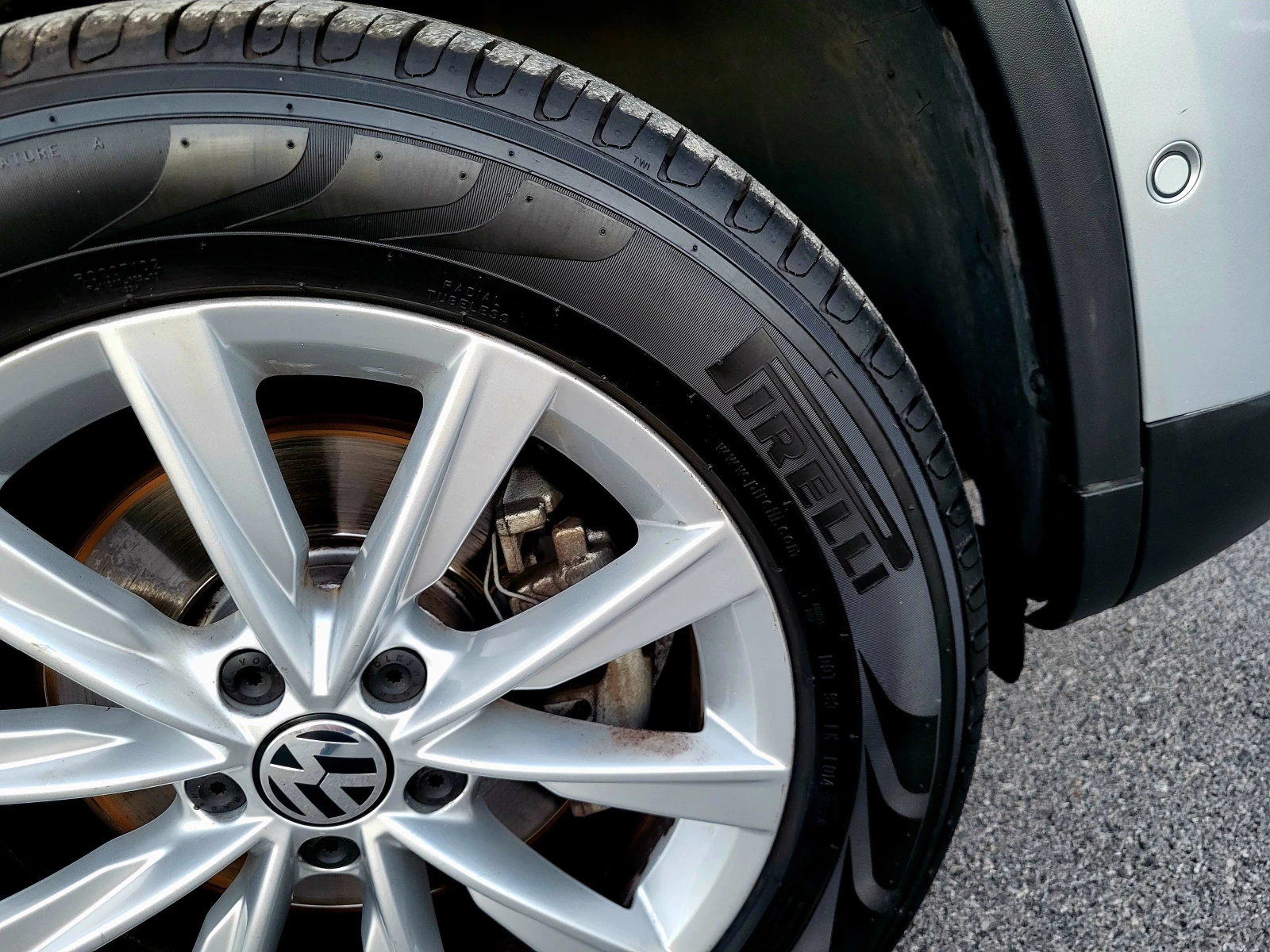 VW Tiguan 2.0TDI, снимка 13 - Автомобили и джипове - 54974786